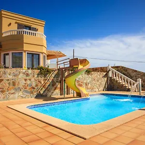https://villa-las-cuevas-tias.in-canary-islands.com
